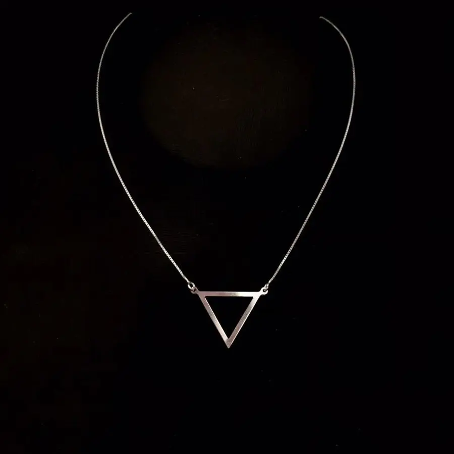 GARG TRIANGULO VAZADO PRATA