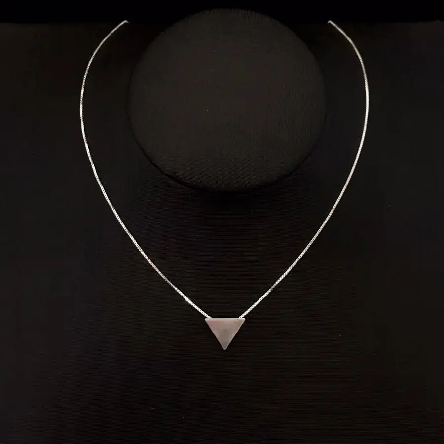 GARG TRIANGULO CHAPADO PEQ