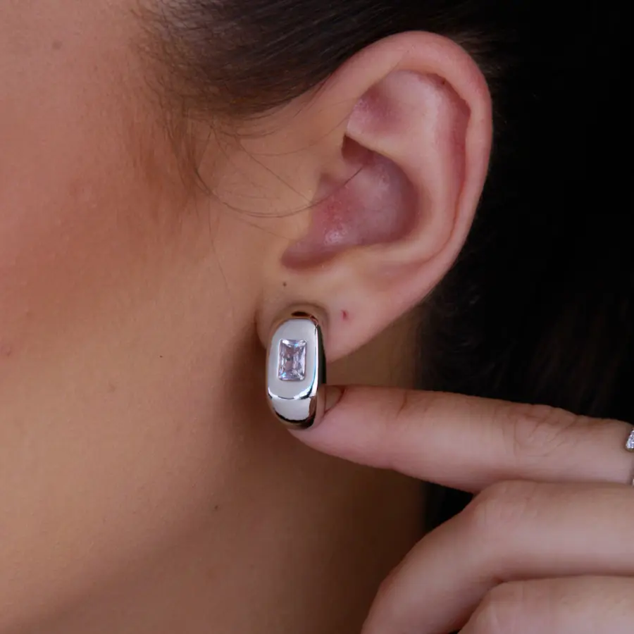 Brinco Ear Hook Liso com Zircônia 