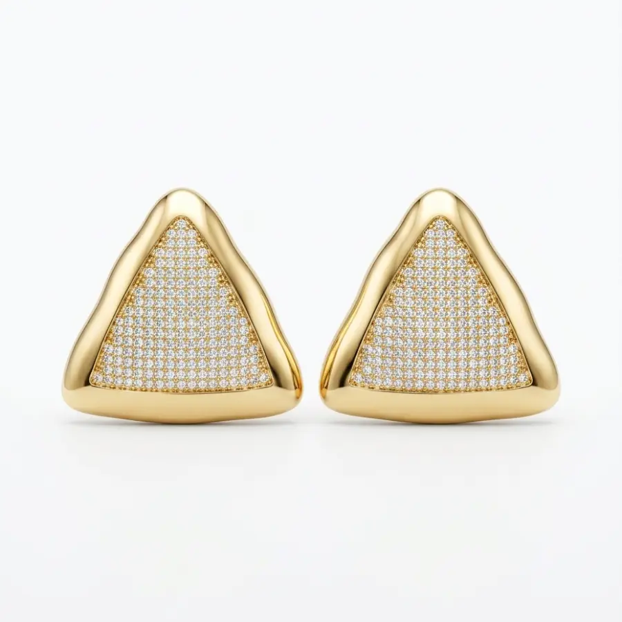 Brinco Triangular Cravejado em Zircônia 