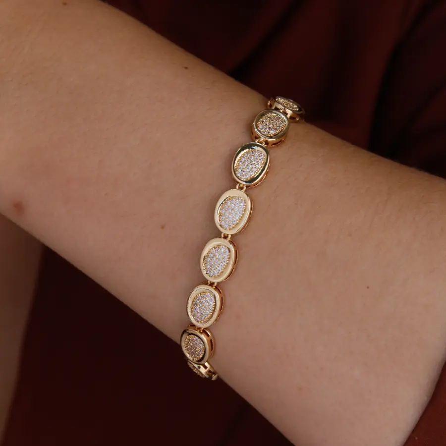 Pulseira Cravejada em Zircônias Ovaladas e Elegante