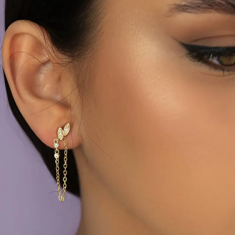 Brinco Ear Line Cravejado em Zircônia Cristal 