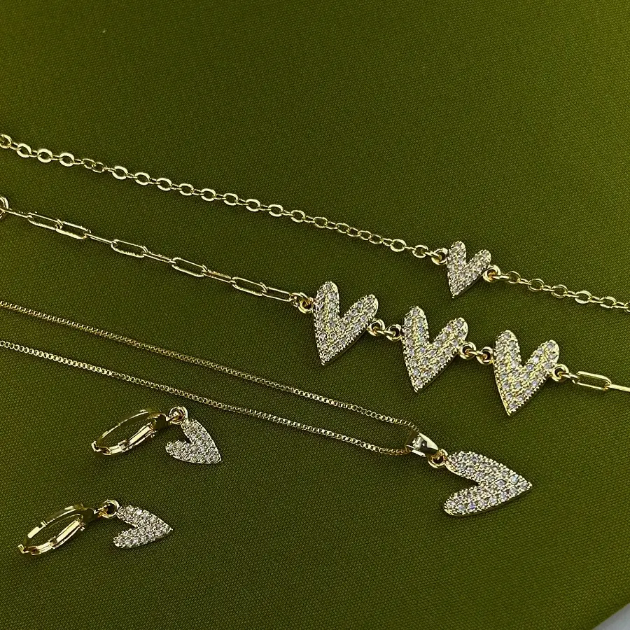 Pulseira 3 Corações Cravejados 